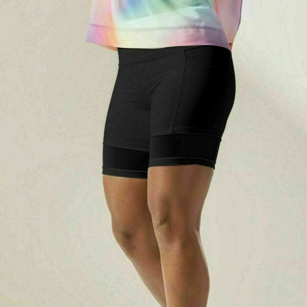 NWT Athleta Mesh Me Up Stash Pocket 8" Shorts